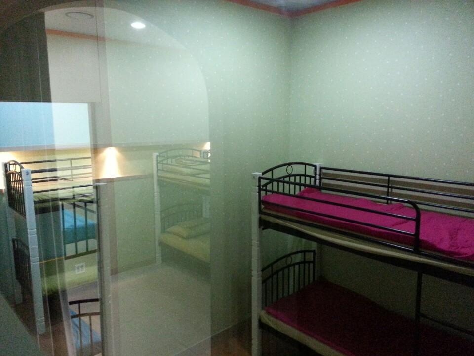 Champ Hostel Пусан Стая снимка
