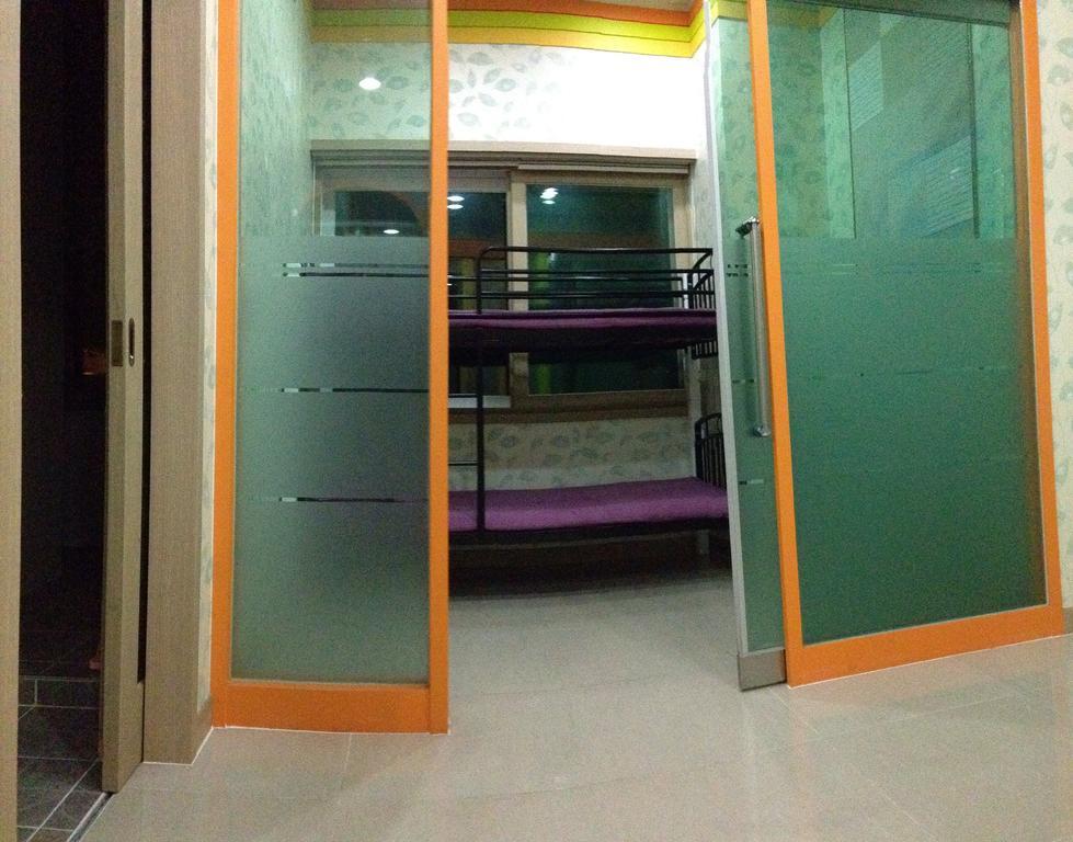 Champ Hostel Пусан Стая снимка