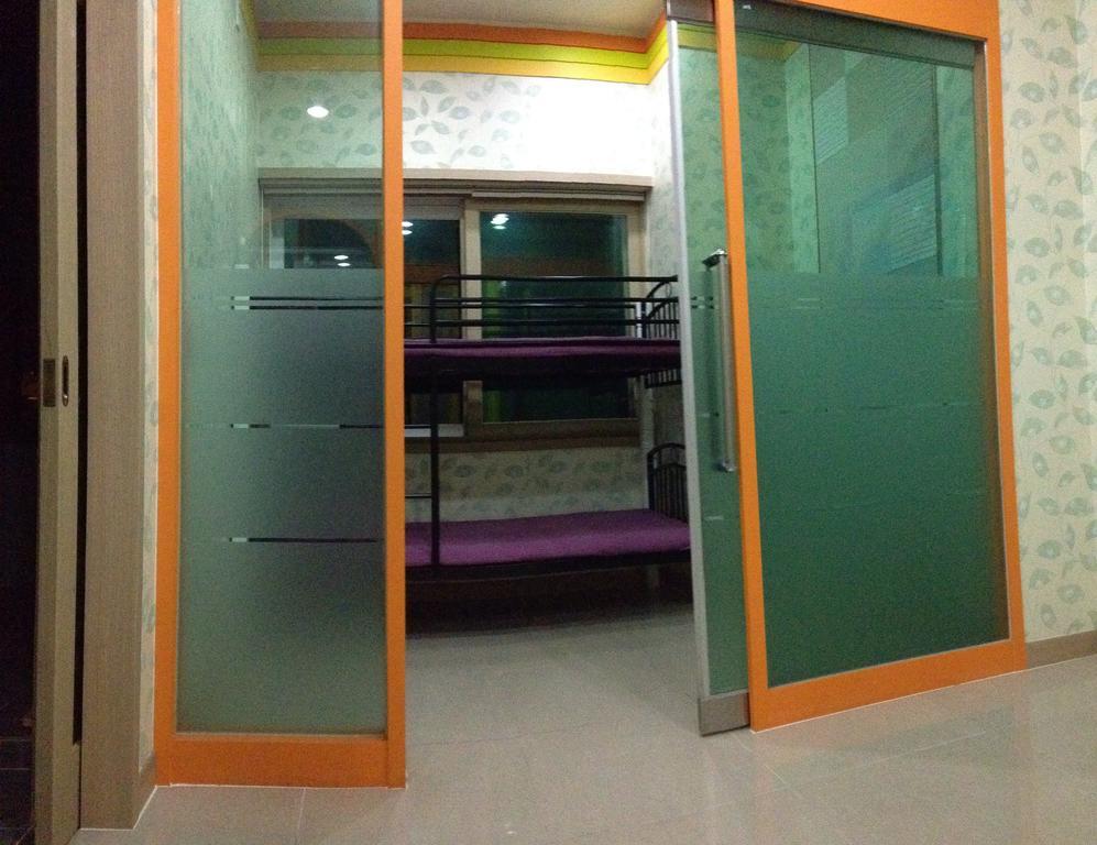 Champ Hostel Пусан Стая снимка