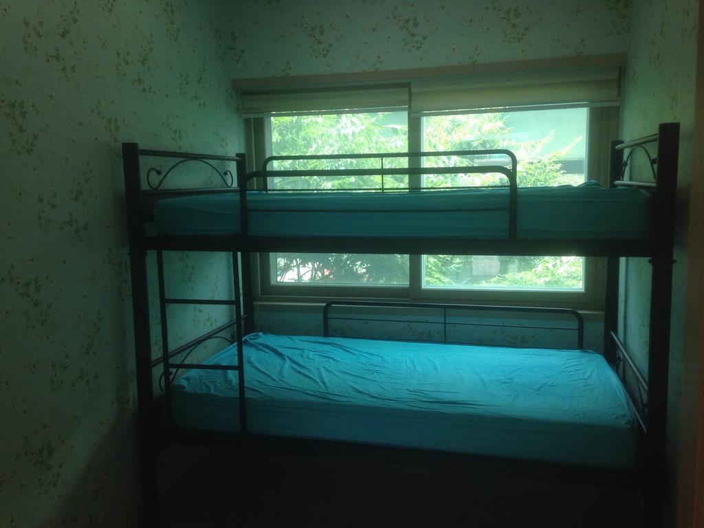 Champ Hostel Пусан Стая снимка